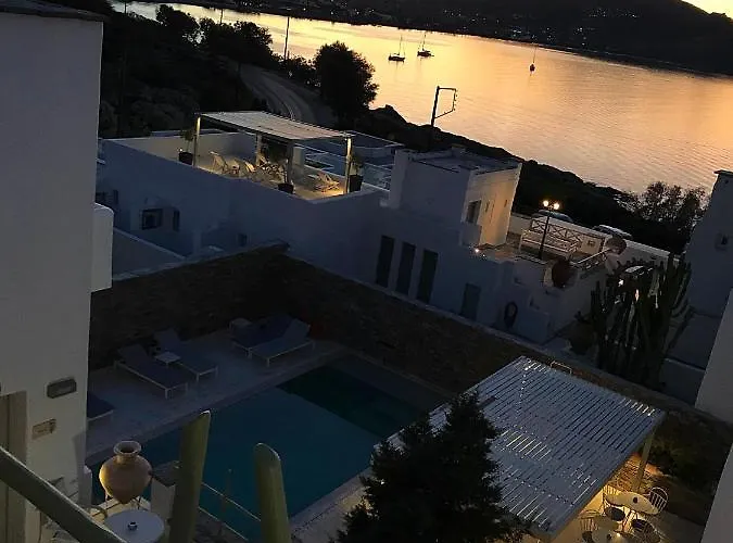 Ξενοδοχείο με διαμερίσματα Anthos 4*